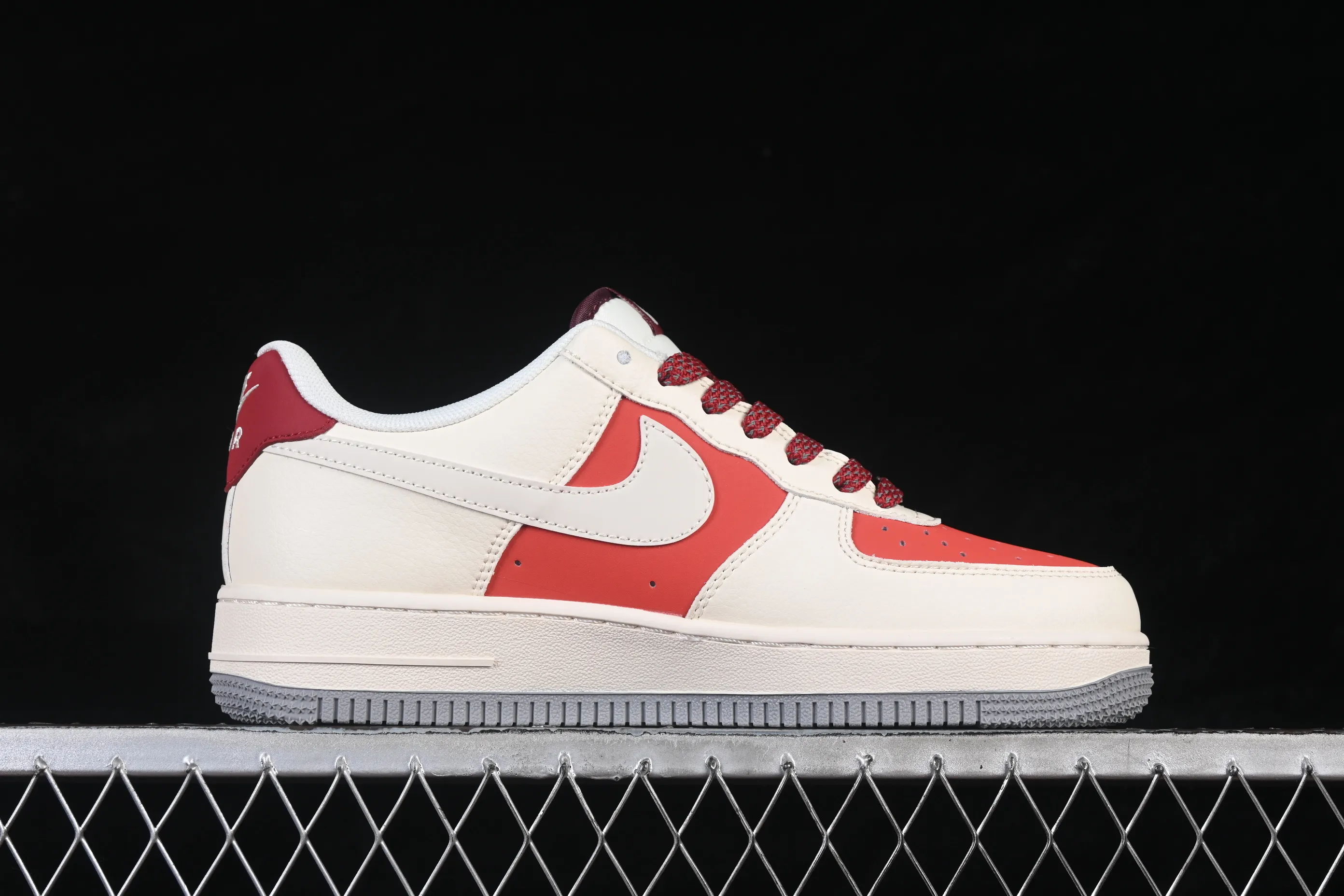 All categories Nk Air Force 1 Air Force series Nk Air Force 1 Low Air Force low-top Nike Air Force 1'07 Low Year of the Horse limited edition red and white contrast Air Force 1 low-top casual sneakers JP2026-151